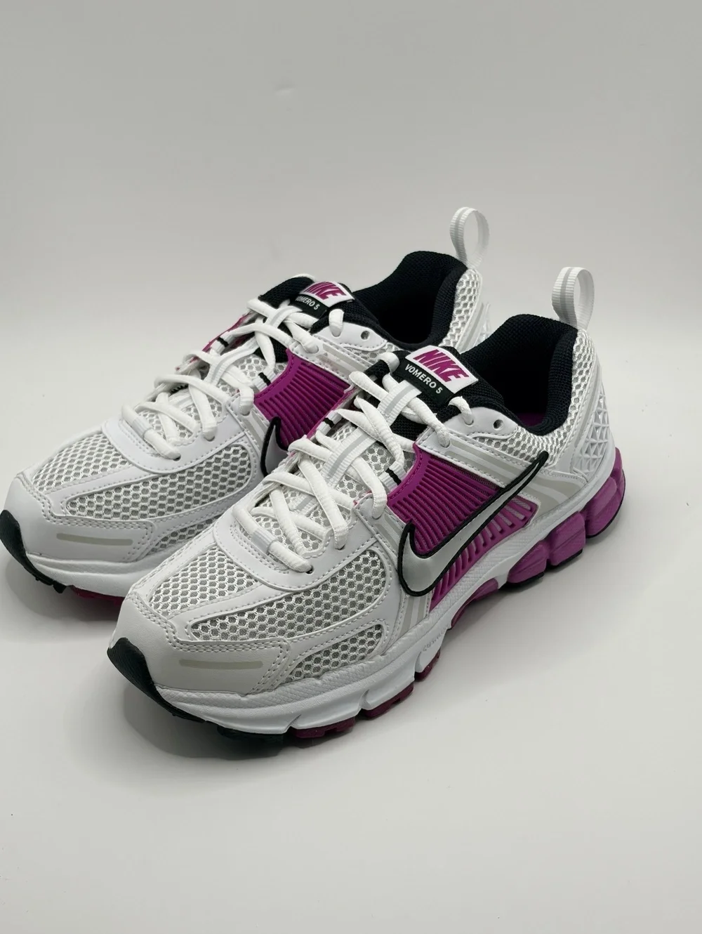 Nike Vomero 5 (GS) Youth Sneakers White Metallic Platinum Purple Size 4.5Y/6W